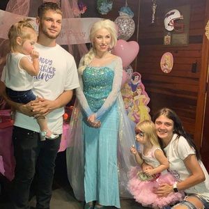 Meet your Posher, Sonya